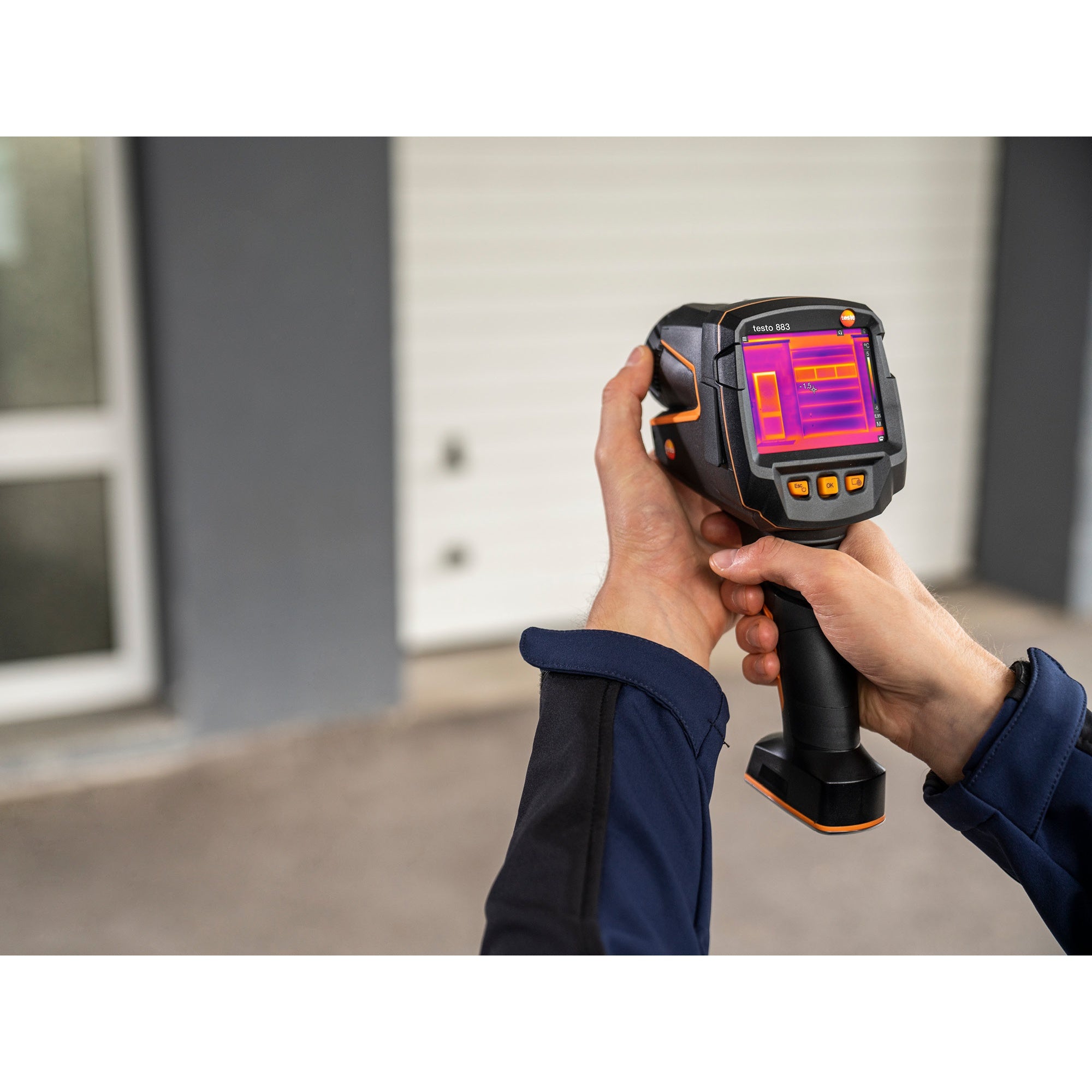 Testo 883-1 - Termocamera (320x240 pixel) con obiettivo 30° e accessori