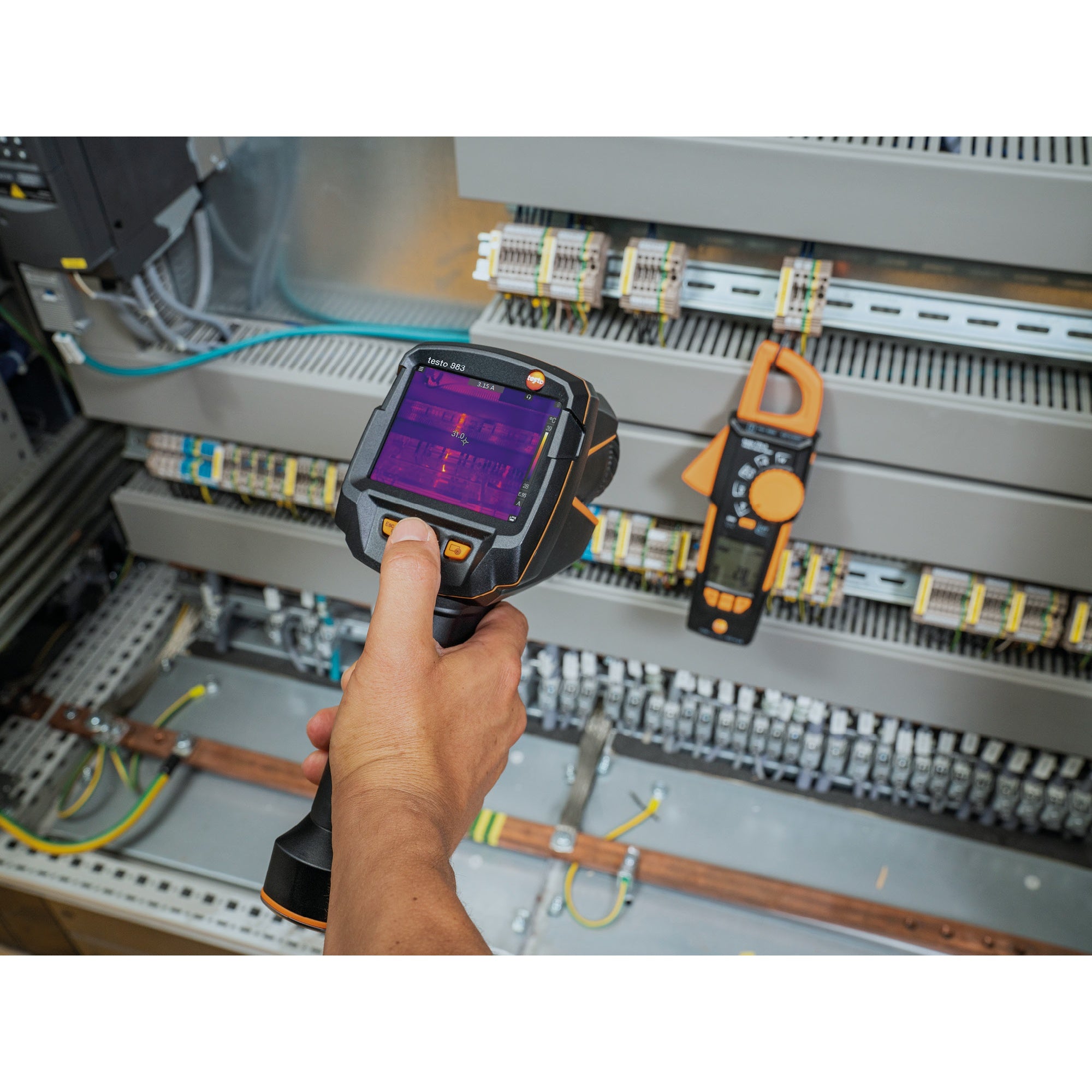 Testo 883-2 - Termocamera (320x240 pixel) con obiettivo 42° e accessori